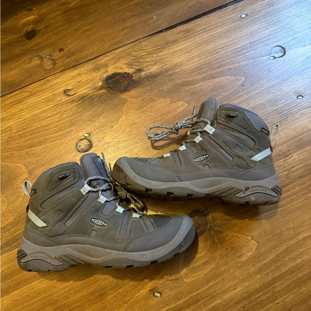 Keen Women’s Hiking Boots